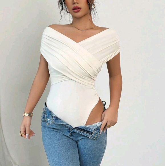 Women's Plain Colored Fashionable Bodysuit, Suitable For Summer